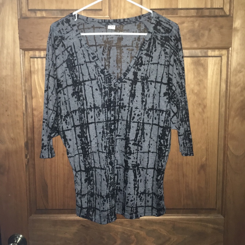 Three Dots gray and black super soft shirt top!